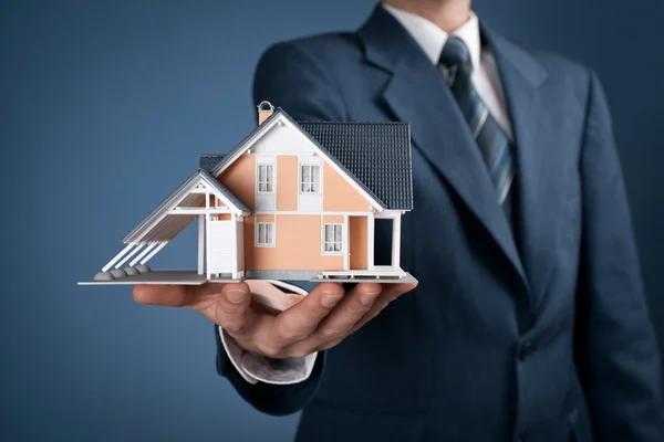 The Benefits of Working with an Experienced Real Estate Agent